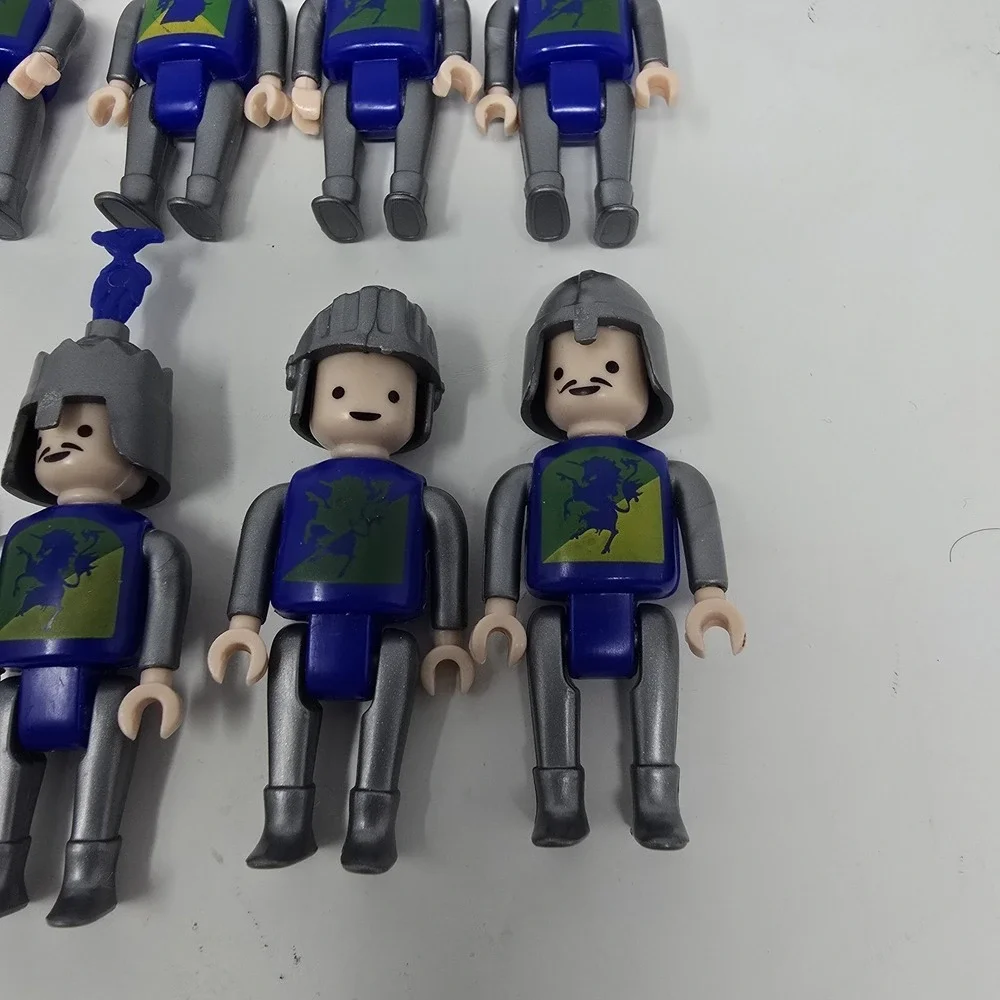 Vintage Castle Strong Attack on the‎ Fortress Blue Goblin 6445 Lot Of 8 Figures